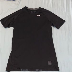 🏀NIKE COMPRESSION SHIRT🏈